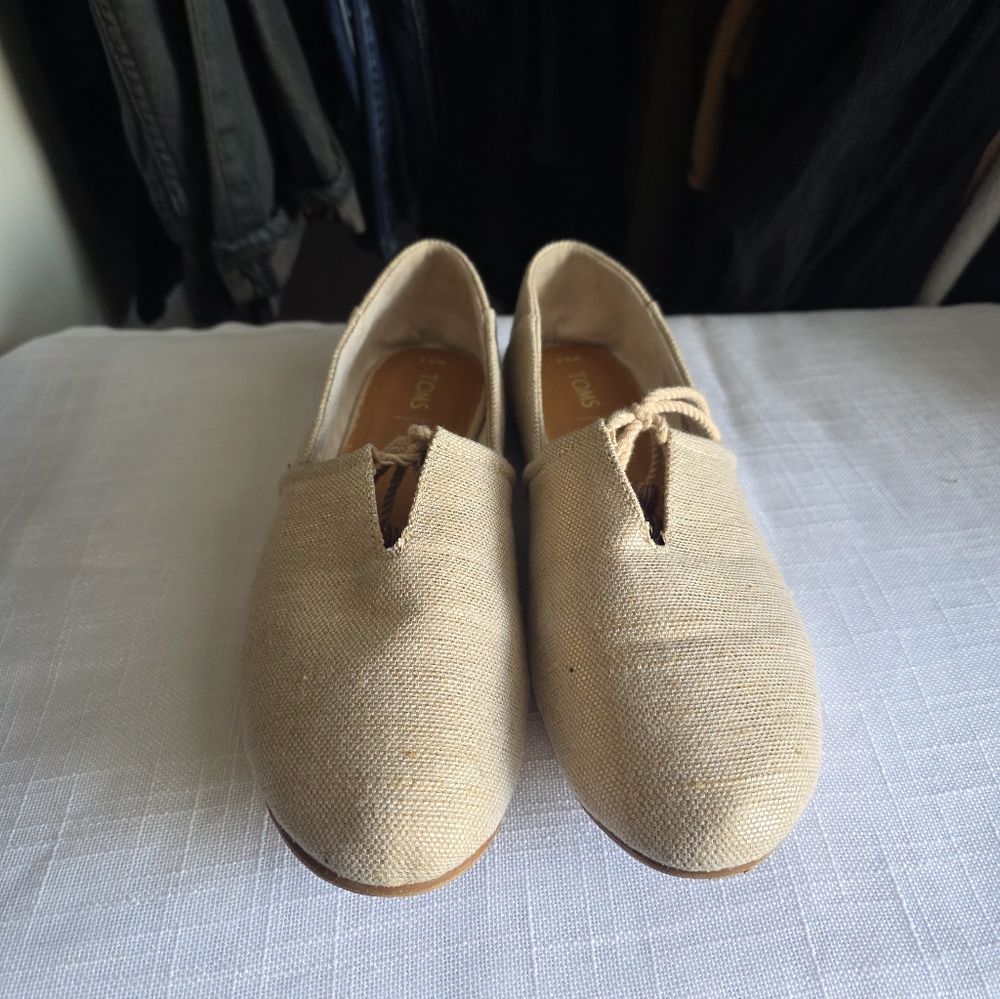 Toms Beige Canvas Loafers - Picture 2 of 7